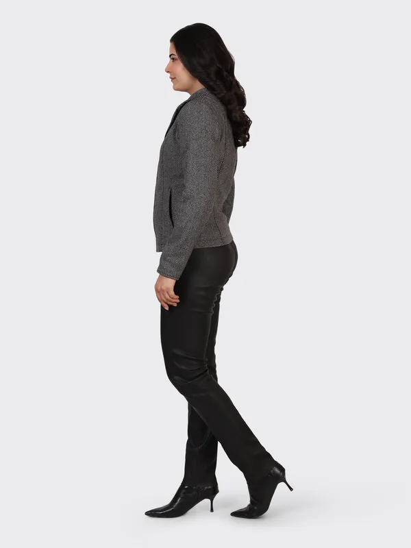 Grey_Wool_Zigzag_Woollen_Jacket_For_Women