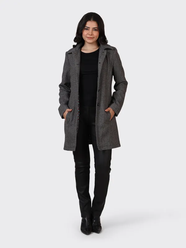Grey_Wool_Zigzag_Woollen_Jacket_For_Women