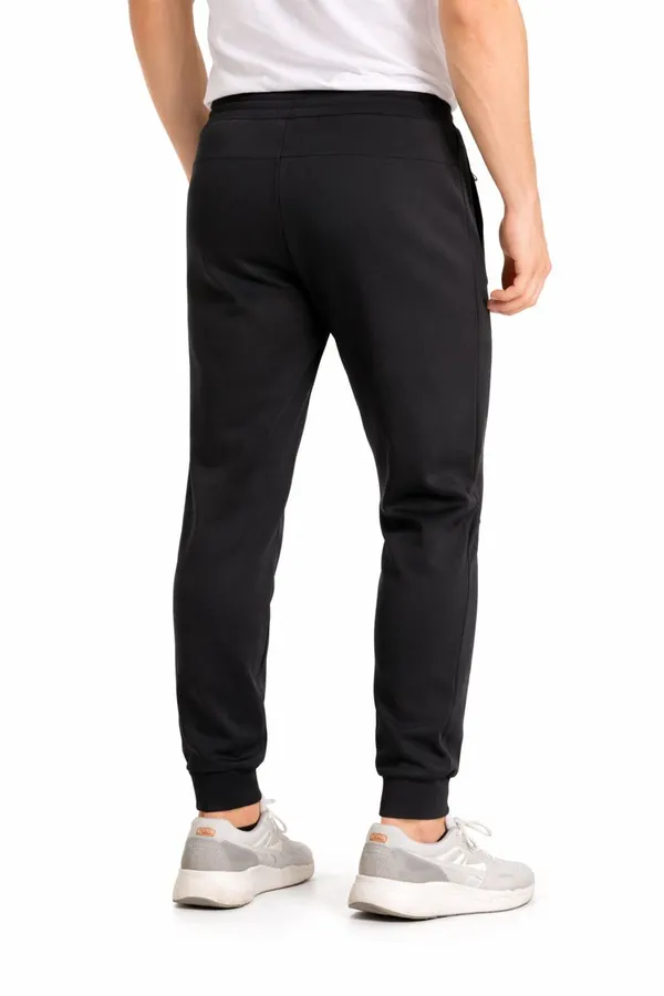 Black_Cotton_Slimfit_Zip_Pocket_Trouser_For_Men