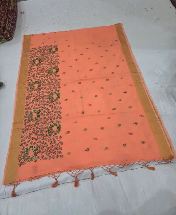 Peach_Cotton_Printed_Tassel_Border_Saree_For_Women