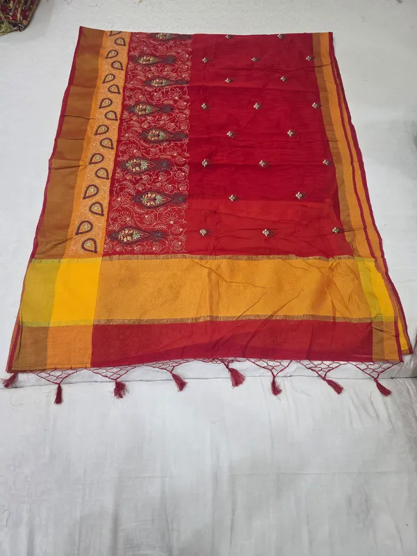 Red_Cotton_Floral_Woven_Saree_For_Women