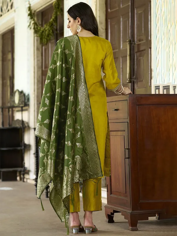 Silk_Kurta_Pant_Dupatta_Set