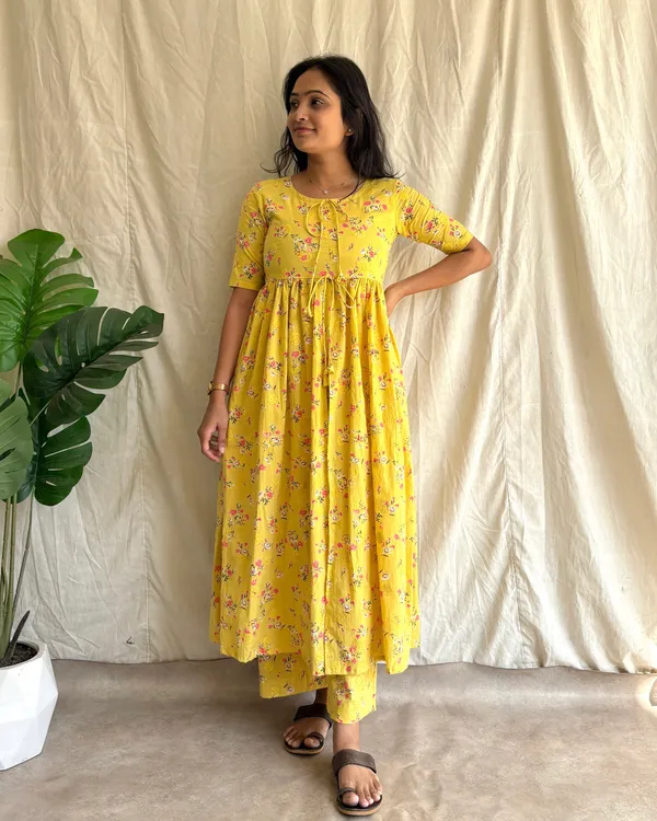 Yellow_Cotton_Premium_Kurta_Set_For_Women