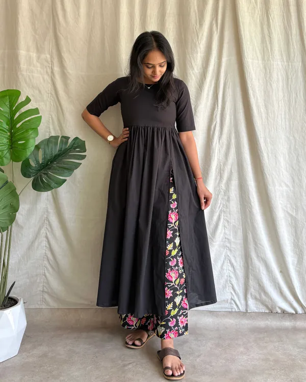 Black_Cotton_Premium_Kurta_Set_For_Women