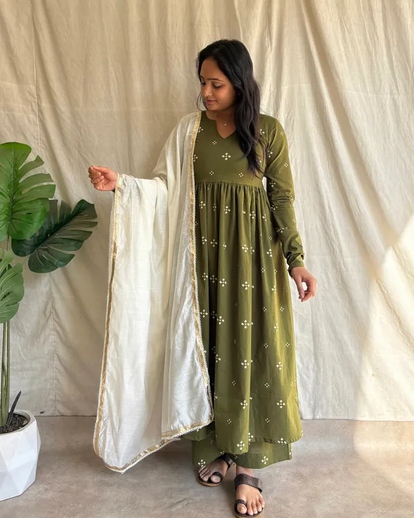 Olive_Green_Cotton_Premium_Kurta_Set_For_Women
