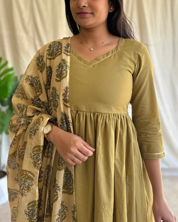 Khaki_Green_Cotton_Premium_Kurta_Set_For_Women