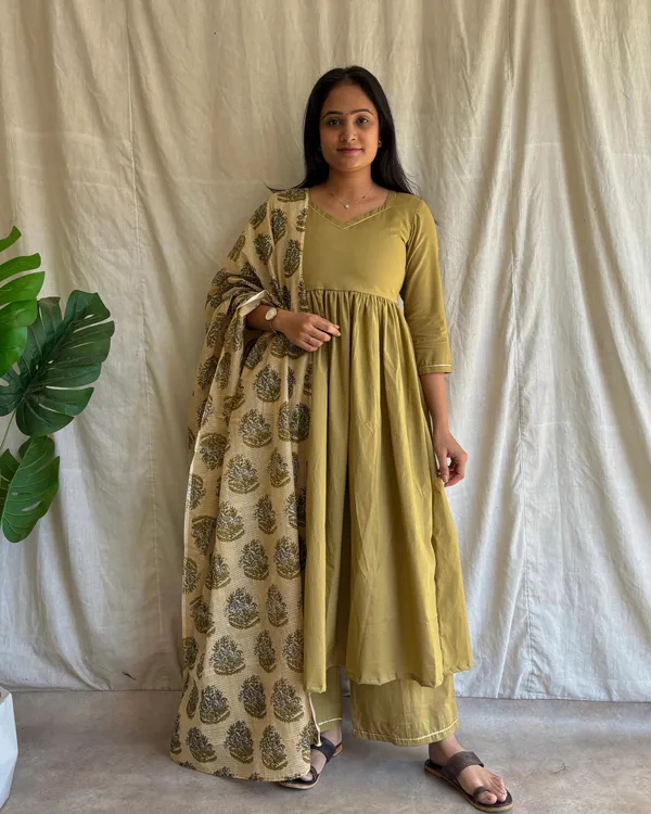 Khaki_Green_Cotton_Premium_Kurta_Set_For_Women