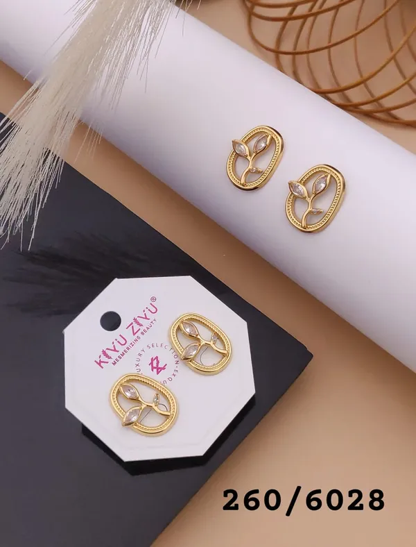 Golden_Oval_Leaf_Design_Stud_Earrings