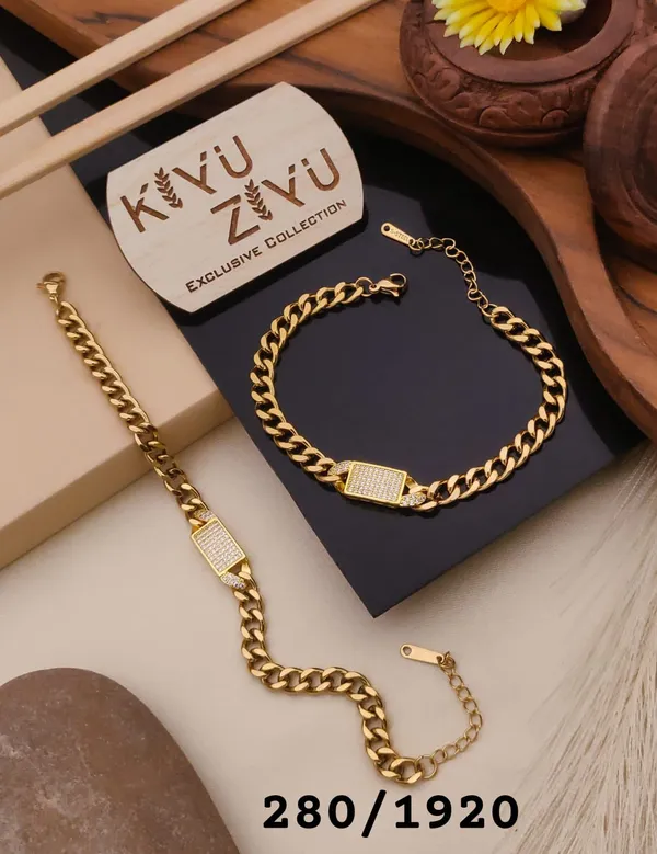 Kivu_Zivu_Exclusive_Collection_Gold-Tone_Chain_Bracelet_Set
