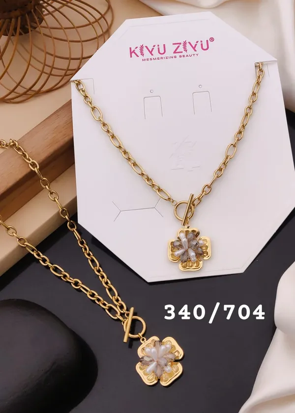 Kiyu_Ziyu_Gold-Tone_Flower_Pendant_Toggle_Necklace_With_Pearl_Center
