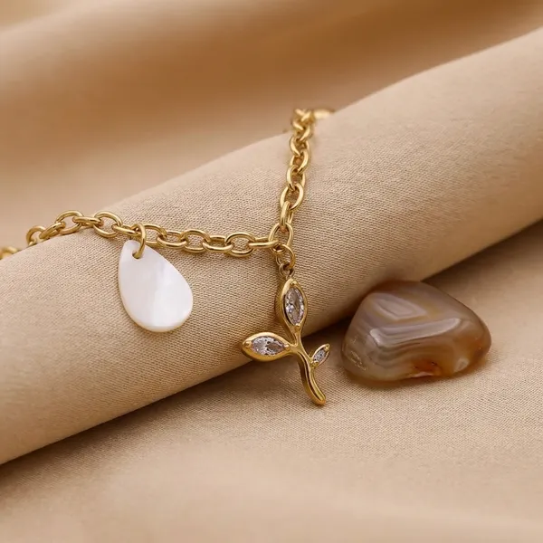 Kyuzyv_Exclusive_Collection_Golden_Chain_Bracelet_Set_With_Charms