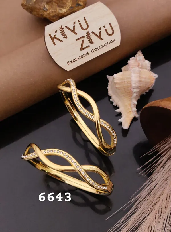 Exclusive_Collection_Gold-Tone_Crystal_Studded_Rings