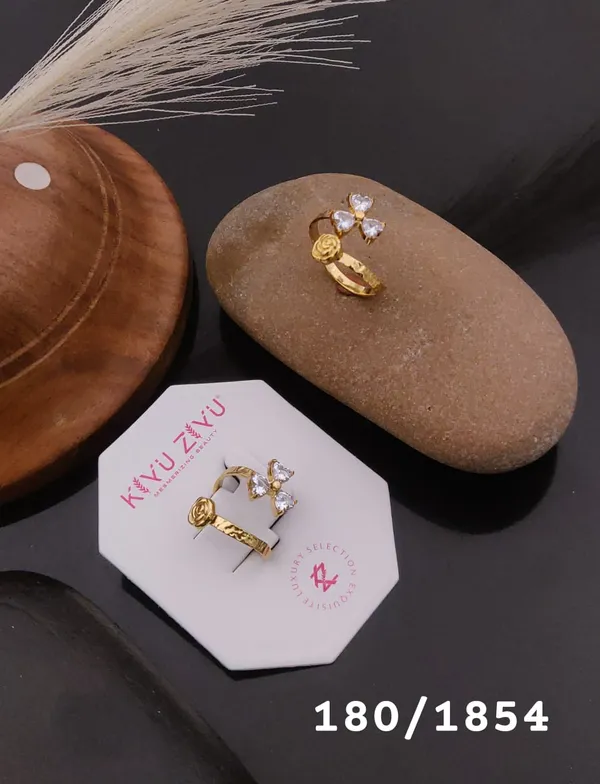 Elegant_Butterfly_And_Rose_Gold_Ring_Set
