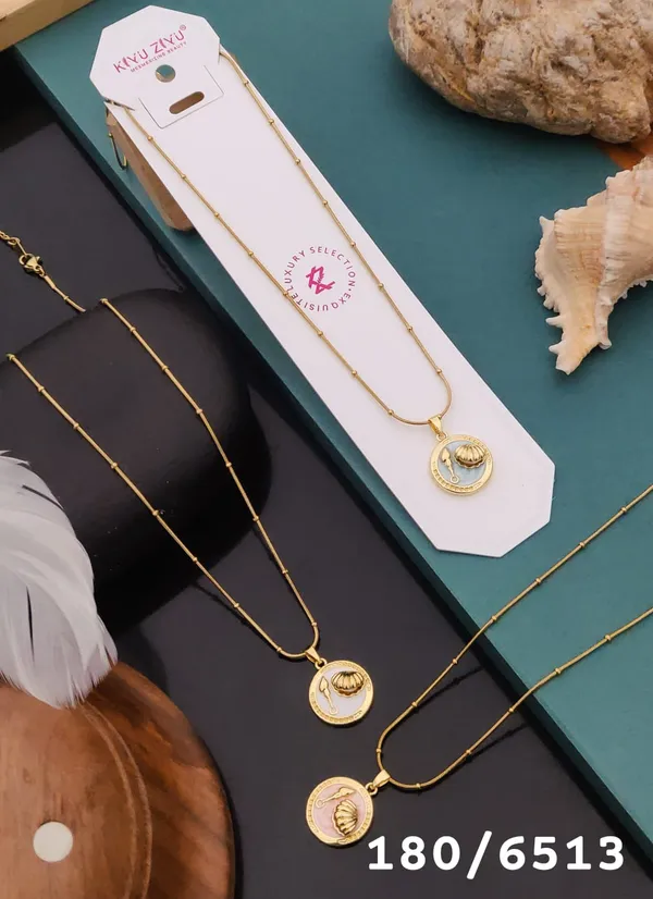 Gold-Toned_Shell_Pendant_Necklace_With_Chain