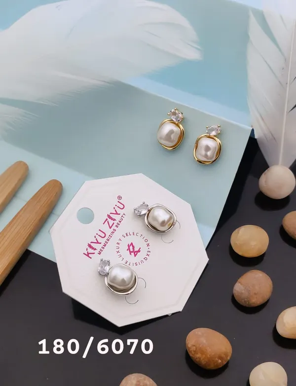 Elegant_Pearl_Stud_Earrings_Set_-_Gold_&_Silver_Plated_With_Crystal_Accents