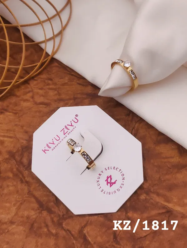 Elegant_Gold-Tone_Ring_Set_With_Crystal_Embellishments