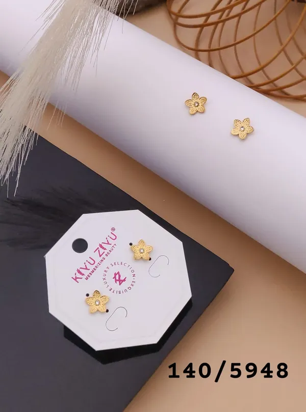 Gold-Toned_Flower_Stud_Earrings_With_Crystal_Center