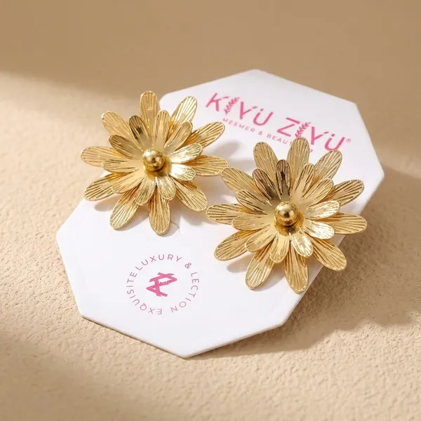 Golden_Daisy_Flower_Stud_Earrings