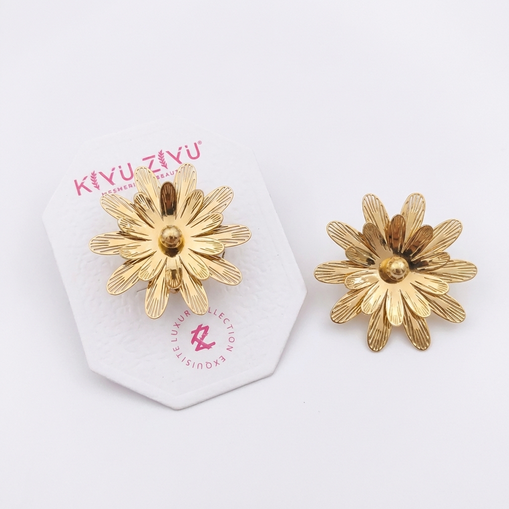 Golden_Daisy_Flower_Stud_Earrings