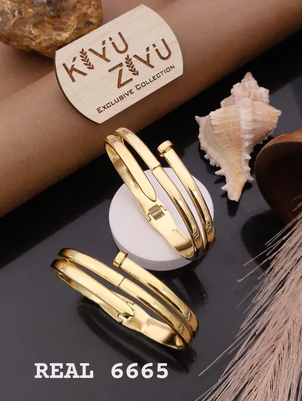 Kyu_Zyu_Exclusive_Collection_Gold-Toned_Triple-Band_Bracelet_Set