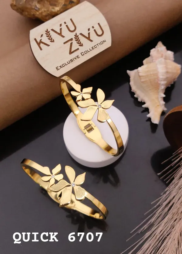 Kvu_Exclusive_Gold-Toned_Floral_Bangle_Set_-_Quick_6707