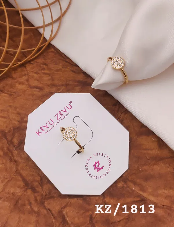Golden_Disc_Stud_Rings_With_Crystal_Embellishments