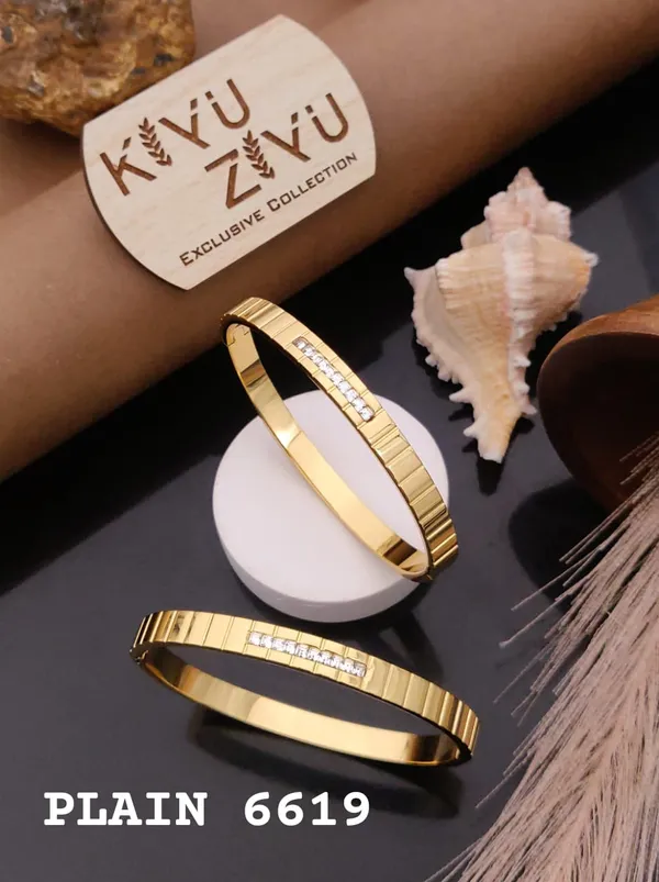 Kiyu_Ziyu_Exclusive_Collection_Gold-Toned_Bracelet_With_Crystal_Detailing_-_Plain_6619