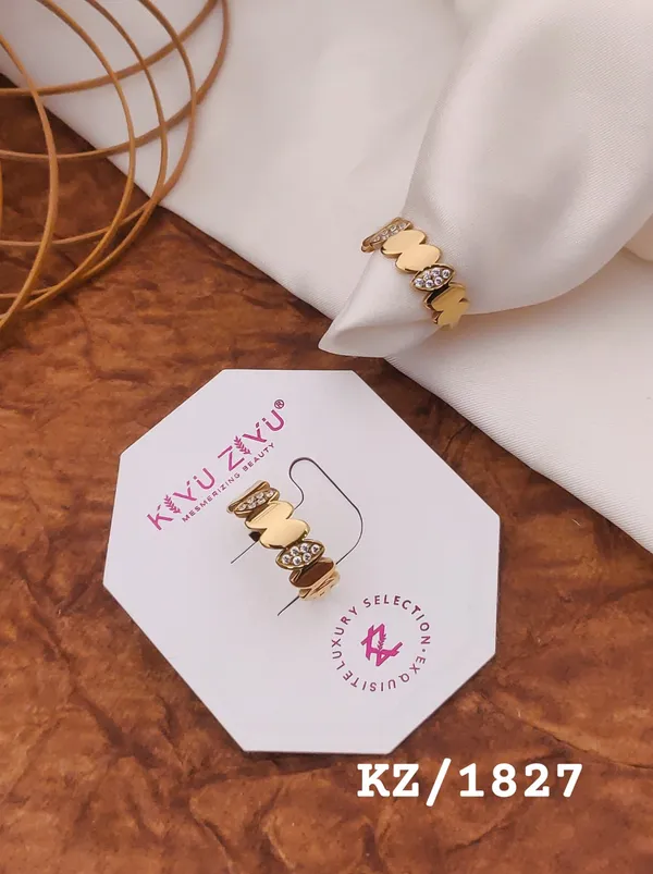 Elegant_Gold-Toned_Heart_&_Crystal_Ring
