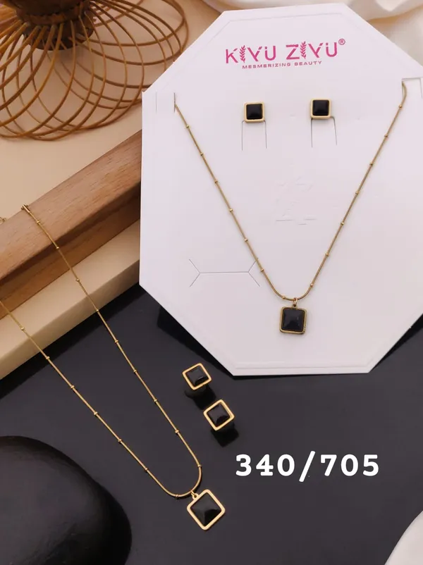 Elegant_Black_Stone_Square_Pendant_Necklace_And_Earrings_Set
