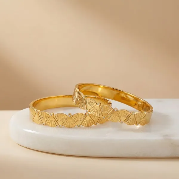 Kiyu_Ziyu_Exclusive_Collection_Textured_Gold_Bangles_-_Plain_6654