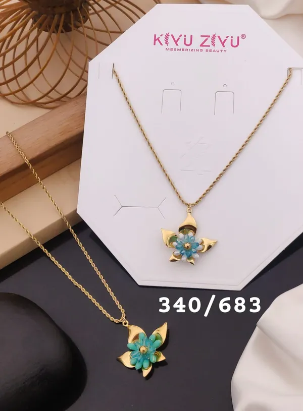Kiyu_Zivu_Mesmerizing_Beauty_Floral_Pendant_Necklace_-_Gold_Tone_With_Blue_Flower_Design