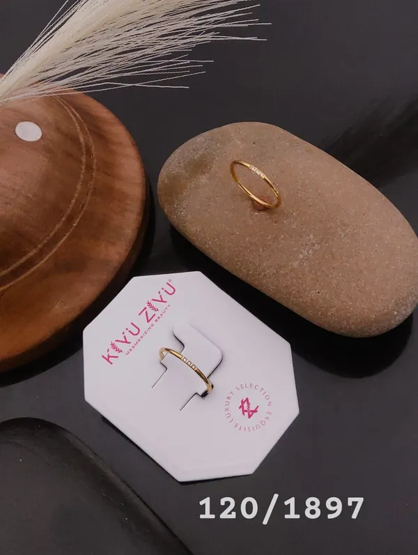 Kyulzayu_Minimalist_Gold-Tone_Ring