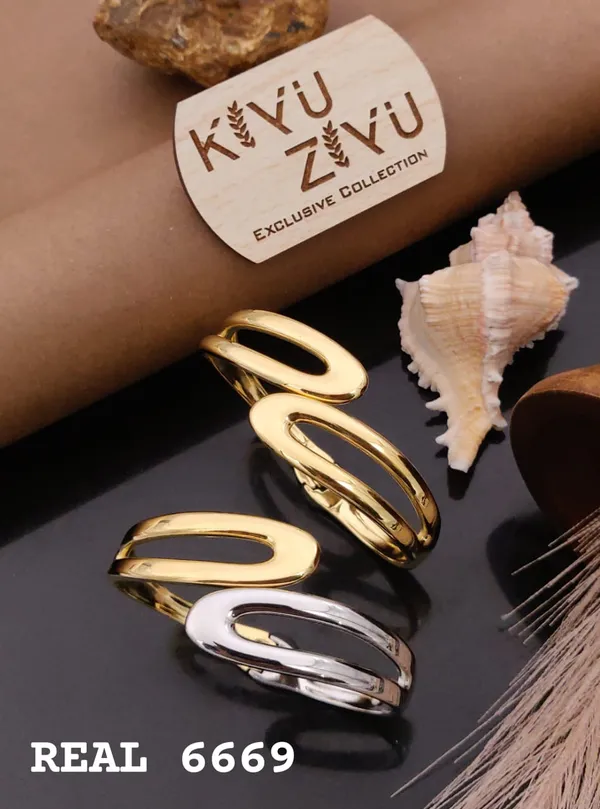 Kyuzu_Exclusive_Collection_-_Set_Of_4_Stackable_Statement_Rings_(Gold_&_Silver)
