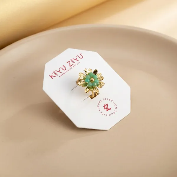 Golden_Flower_Ring_With_Green_Stone