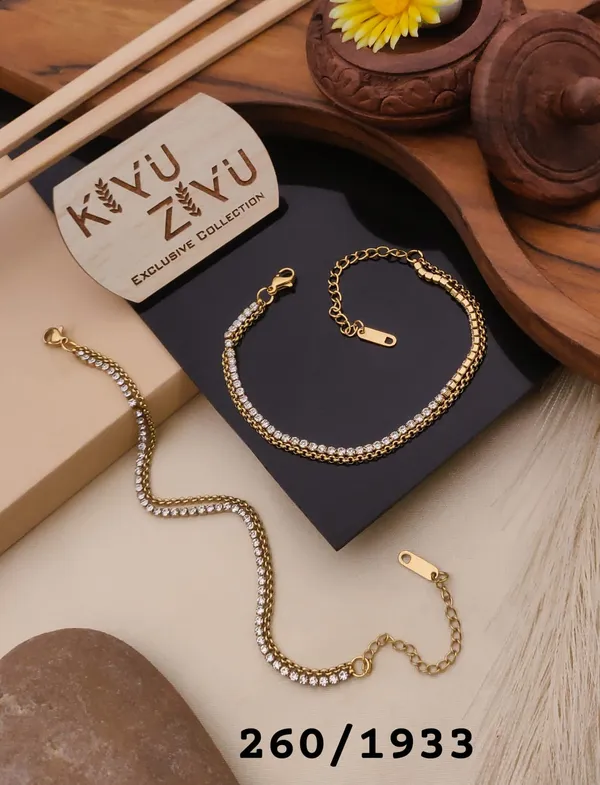 Kiyu_Ziyu_Exclusive_Collection_Sparkling_Gold-Tone_Chain_Bracelet_Set