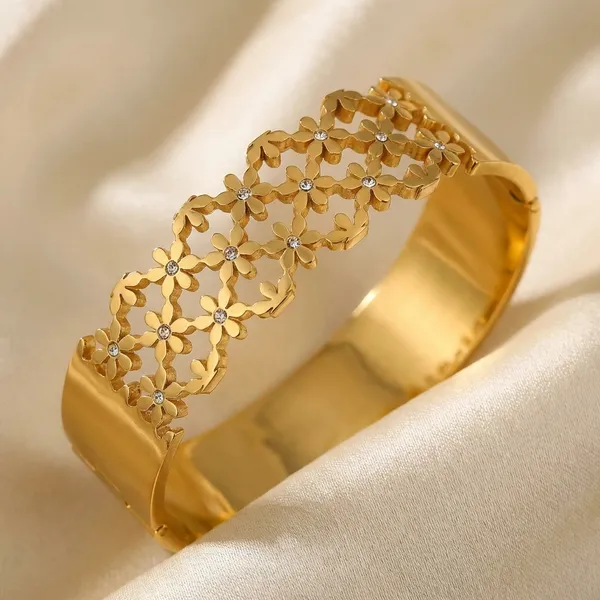Kiyu_Zyu_Gold-Plated_Floral_Engraved_Bangles_-_Set_Of_2_(Smart_6681)