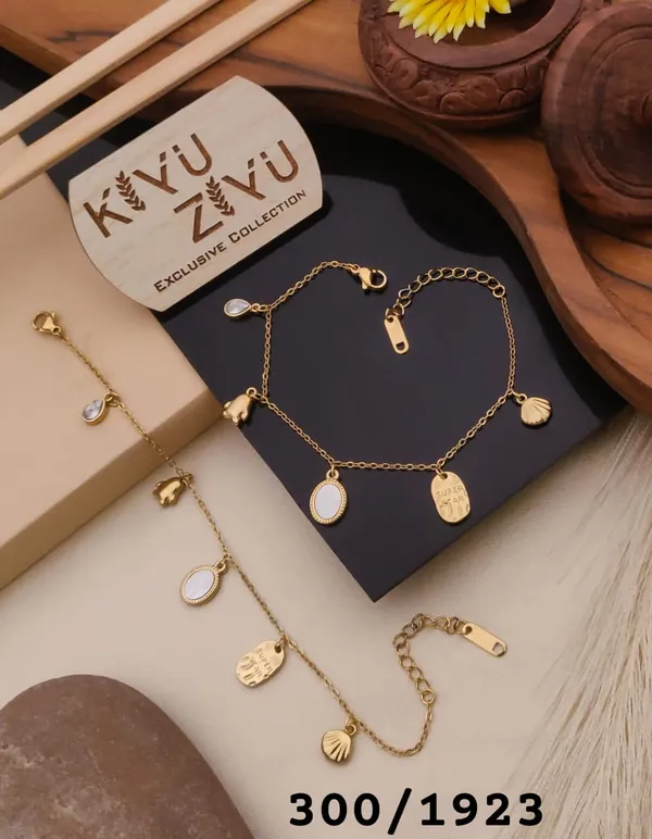 Kiyiu_Ziyiu_Exclusive_Collection_Gold-Tone_Charm_Bracelet_Set