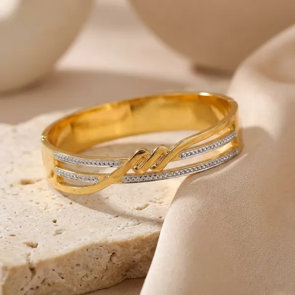 Kiyu_Ziyu_Exclusive_Collection_Couple_Ring_Set_-_Gold_Plated_Matching_Bands_With_Crystal_Embellishments_(Quick_6710)