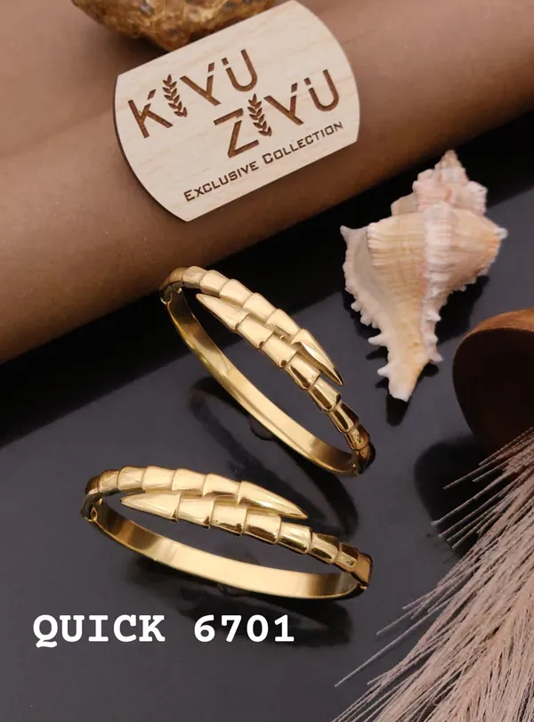 Kiyu_Zyu_Exclusive_Collection_Gold-Toned_Geometric_Bangles_-_Set_Of_2