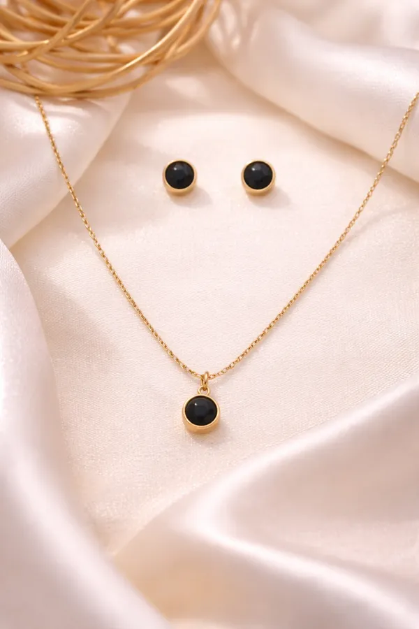 Elegant_Black_Stone_Pendant_Necklace_And_Earring_Set