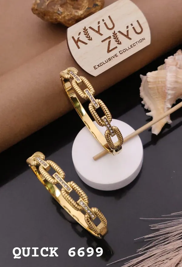 Kivu_Z_Exclusive_Collection_Gold-Tone_Chain_Link_Bangle_Set