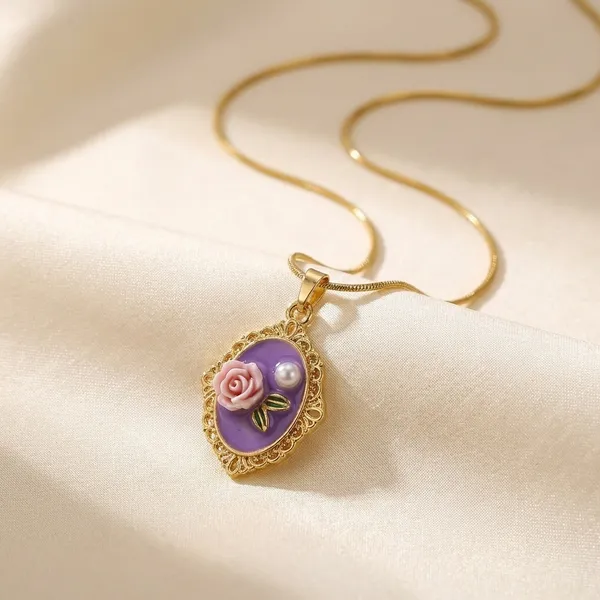 Elegant_Heart-Shaped_Stone_Pendant_Necklace_With_Delicate_Gold_Chain