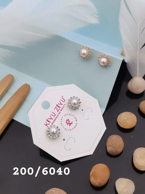 Pearl_And_Crystal_Stud_Earrings_Set_-_Gold_Tone
