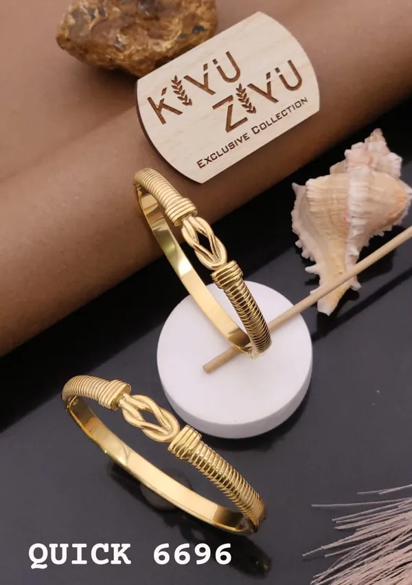 Kyu_Zyu_Exclusive_Collection_Gold-Plated_Spiral_Cuff_Bracelet_Set