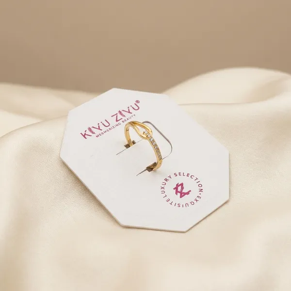 Elegant_Gold-Toned_Cowrie_Shell_Adjustable_Ring