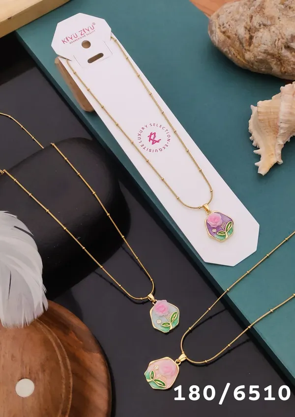 Elegant_Pink_Flower_Pendant_Necklace_With_Gold_Chain