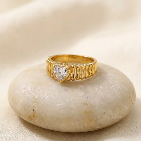Elegant_Gold-Plated_Adjustable_Ring_With_Gemstone