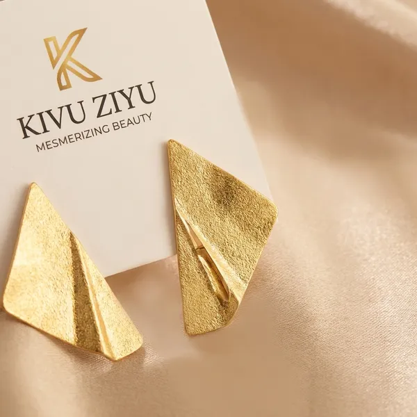 Gold-Toned_Geometric_Wavy_Stud_Earrings