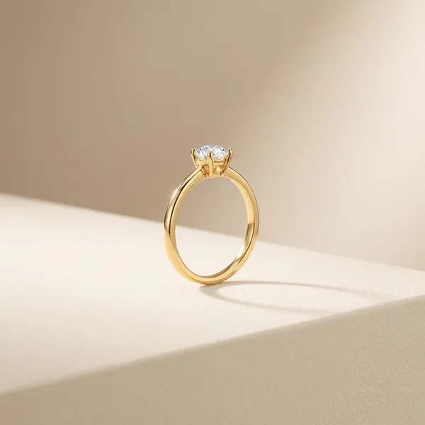 Minimalist_Single_Stone_Gold_Ring