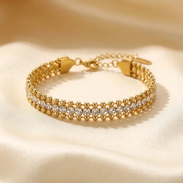 Kiyu_Ziyu_Exclusive_Collection_Gold-Tone_Crystal_Embellished_Bracelet_Set